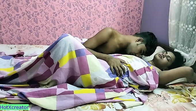 Bhabhi Cu Sânii Mari Ia O Pulă Mare În Acest Videoclip Porno Indian (Bangladeshi)