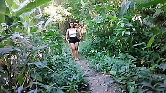 Amateur Latina Wird Bei Einer Wanderung In Die Muschi Gefickt