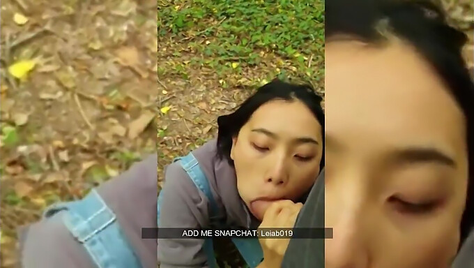 Gadis Asia Memberikan Blowjob Di Tempat Awam Kepada Lelaki Kulit Putih